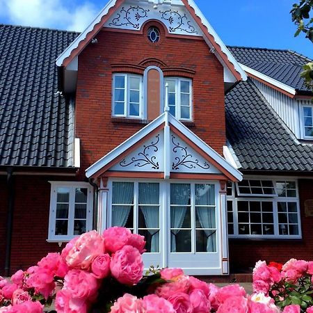 Gasthaus Knudsen Utersum Bagian luar foto