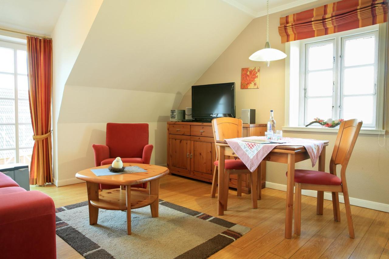 Gasthaus Knudsen Utersum Bagian luar foto