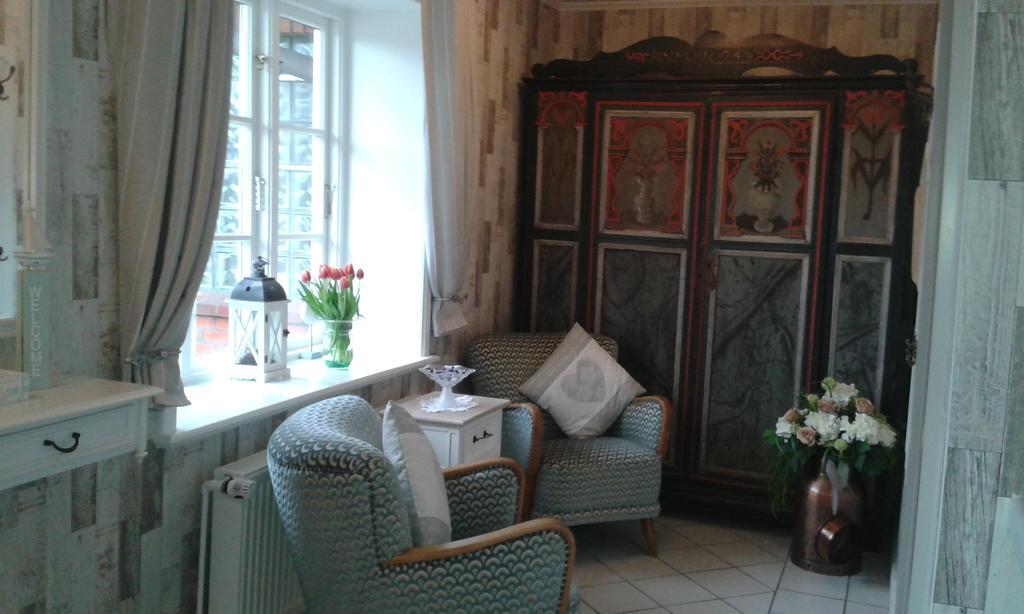 Gasthaus Knudsen Utersum Bagian luar foto