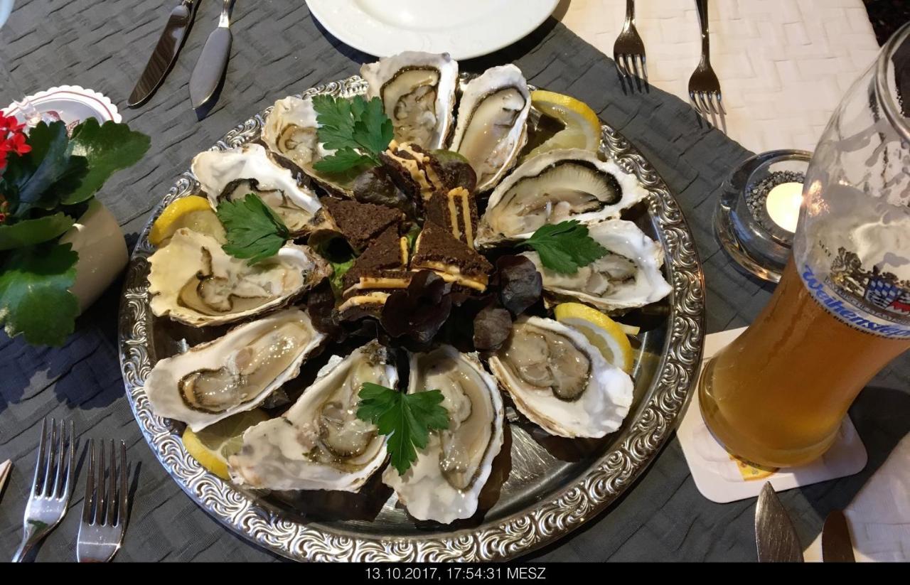 Gasthaus Knudsen Utersum Bagian luar foto