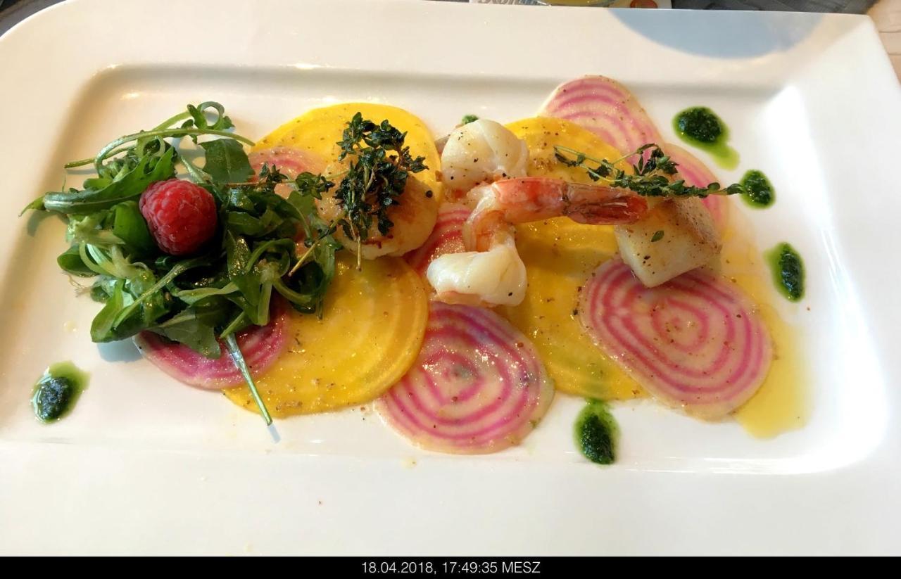 Gasthaus Knudsen Utersum Bagian luar foto
